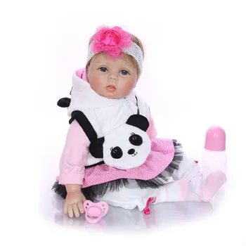 Karšto pardavimo bebe reborn lėles 22inch 55cm minkšto silikono reborn baby doll su panda drabužių barška vaikams, dovana, mažylis žaislas, lėlė